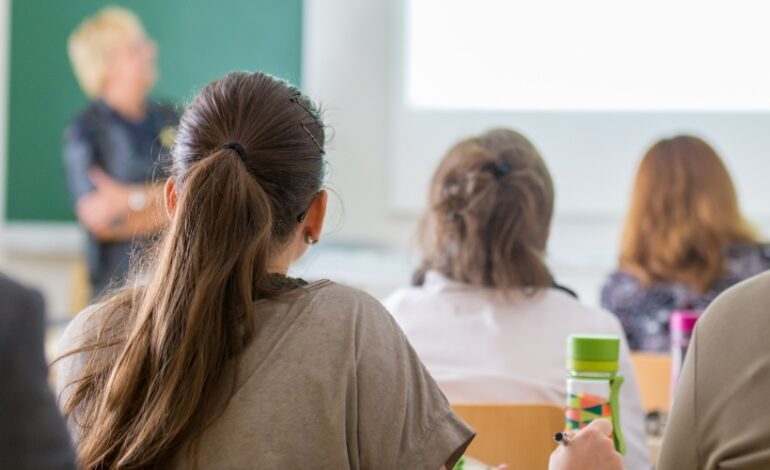 Le Conseil national du sida et des hépatites virales dénonce l’inégale application du programme à l’éducation à la vie affective, relationnelle et sexuelle sur le territoire. Un enseignement pourtant essentiel, et qui doit être proposé à tous les collégiens et lycéens.