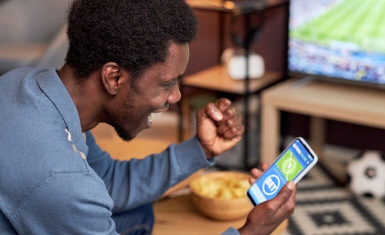 À l'occasion de la Coupe du monde de football, Addictions France lance une campagne sur les risques liés aux paris sportifs. Elle appelle à un encadrement plus strict des pratiques publicitaires des opérateurs. L’objectif étant de mieux protéger les populations les plus vulnérables, et notamment les jeunes.